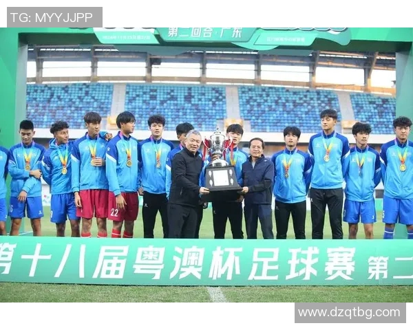 深圳足球队个人能力提升的热议与未来发展探讨 深圳足球队个人能力提升的热议与未来发展探讨